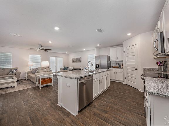 2nd image of 7847 Lakeside Oaks Dr