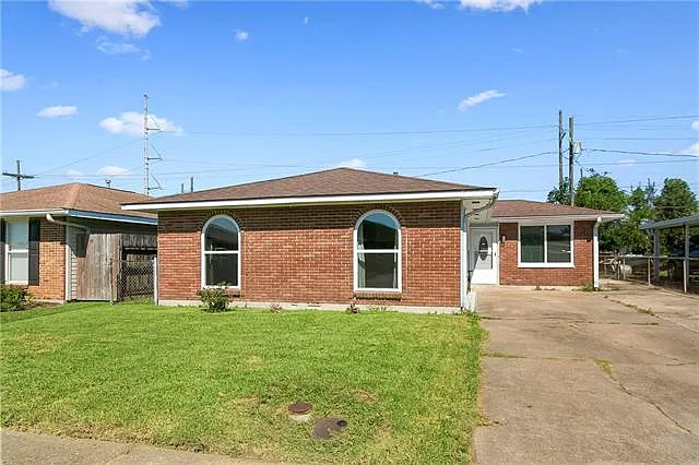 3 bed, 1.5 bath, 1300 sqft, $1,400 — Photo 1
