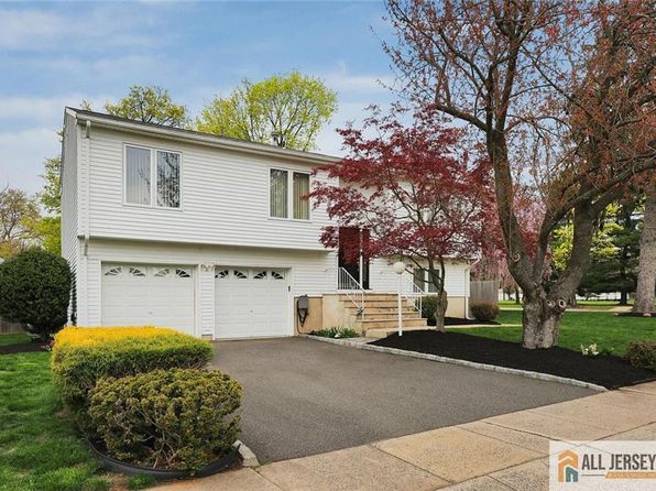 2 Westwood Cir