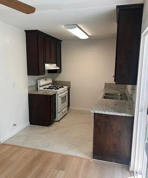 3090 Del Mar Ave — Photo 3
