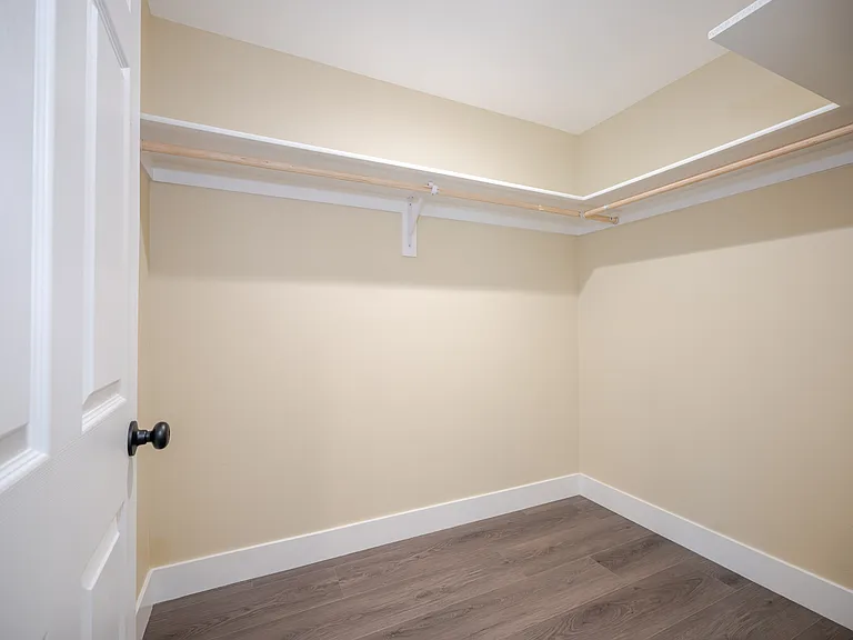 24743 Valley St #1 — Photo 19
