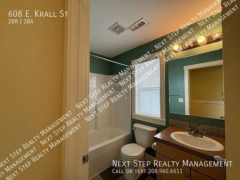 608 E Krall St — Photo 12