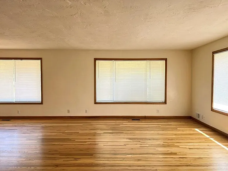 720 Orchard Heights Rd NW — Photo 5