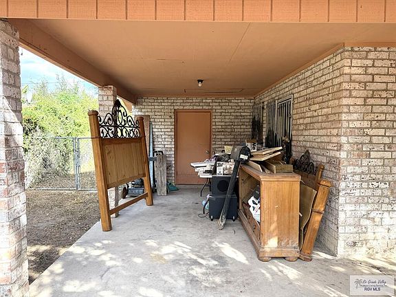 3rd image of 2106 Lincoln St