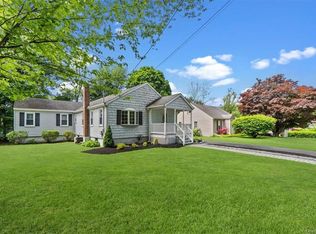 17 Locust Ave, New Windsor, NY 12553