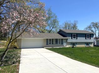 2N359 Mildred Ave, Glen Ellyn, IL 60137