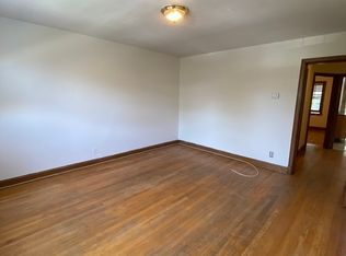 2212 40th Pl NW APT 3, Washington, DC 20007