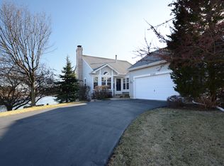 2560 Miller Rd, Geneva, IL 60134