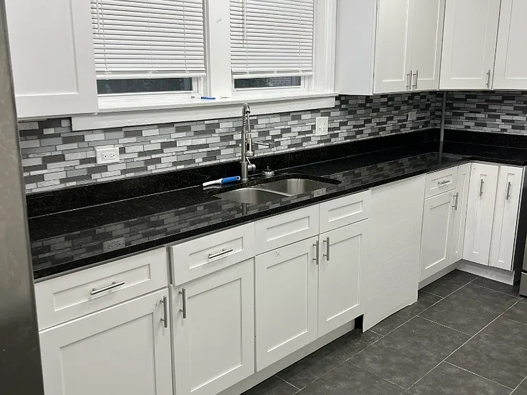 7151 S Green St #2 — Photo 5