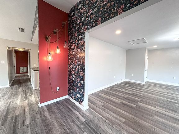 4th image of 3001 Glastonbury Dr