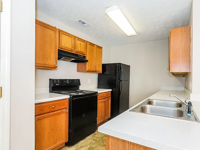 2286 Strathmoor Manor Dr — Photo 8