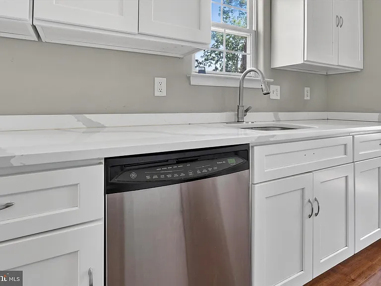 507 S Fairview St — Photo 8