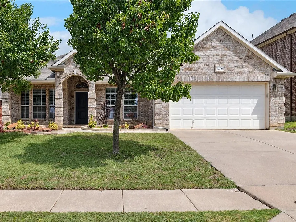 10237 Red Bluff Ln