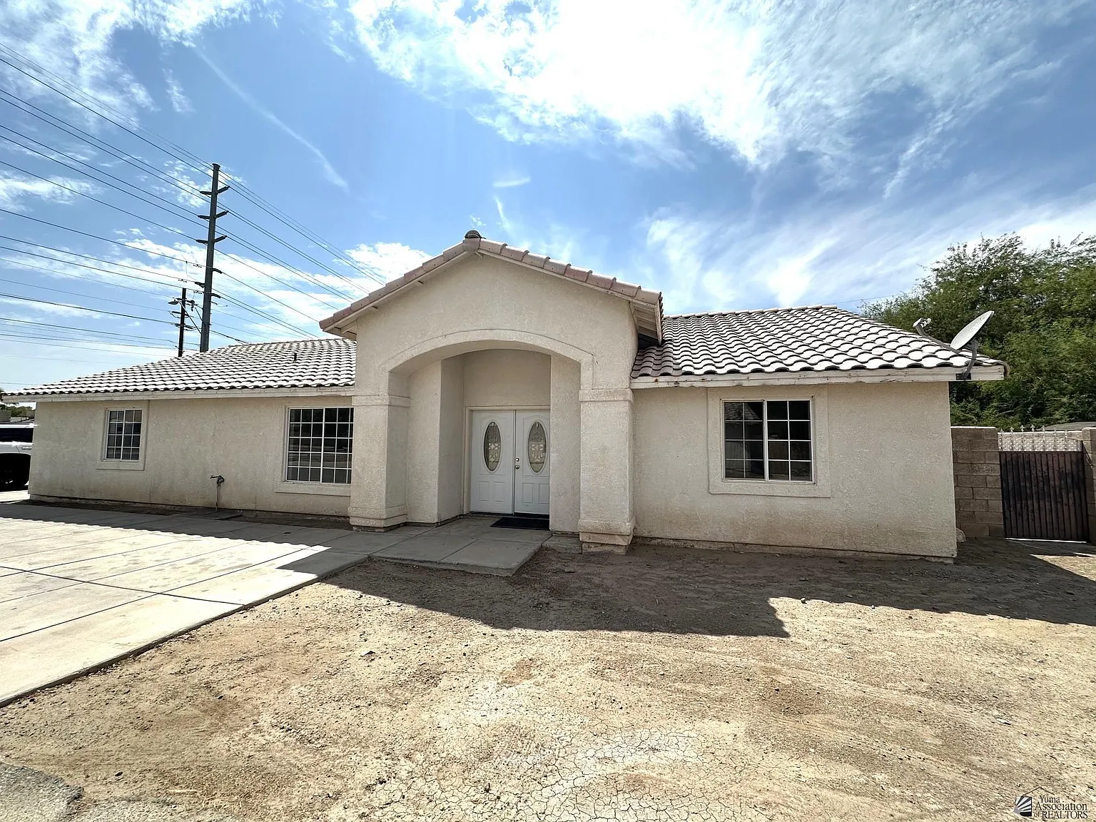 4 bed, 2.0 bath, 1668 sqft, $1,600 — Photo 1