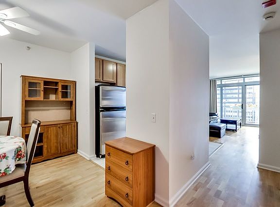5th image of 125 S Jefferson St Unit 1306