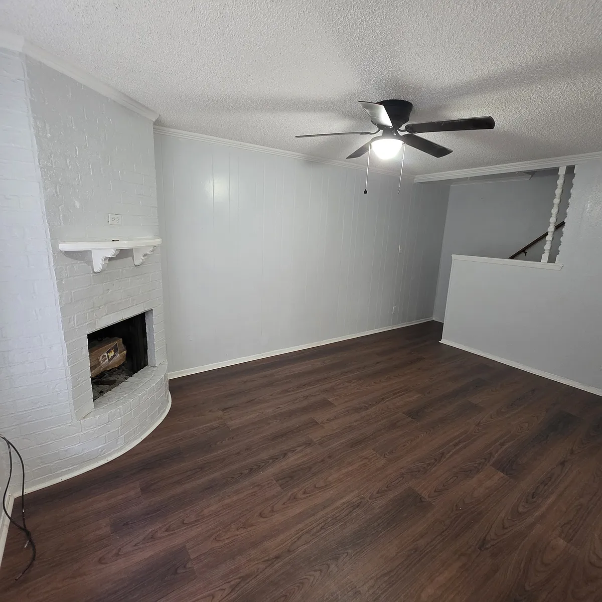 Building Photo - 406 Hollyhill Ln