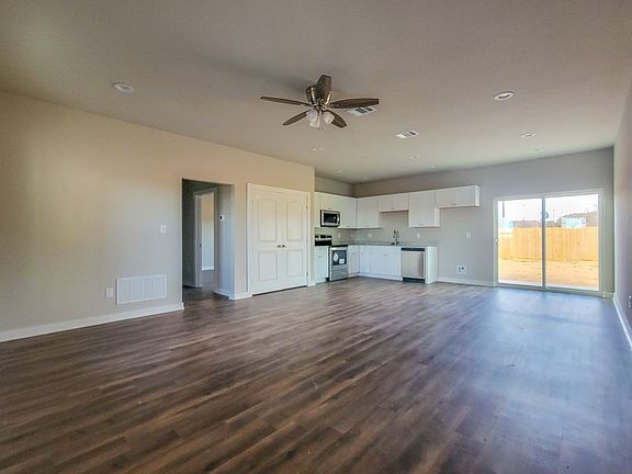 2nd image of 3816 Skylane Ave