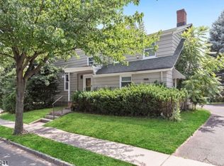 10 Van Ness Ter, Maplewood, NJ 07040