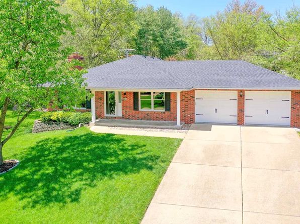 974 Forest View Dr, Columbia, IL 62236