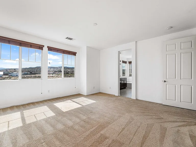 1364 Wellington Dr — Photo 30