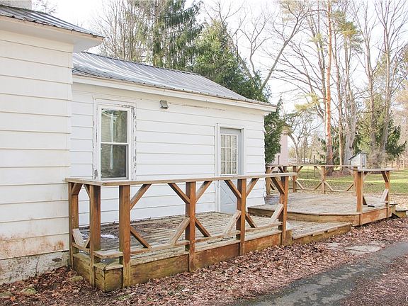 4th image of 28 W Main St