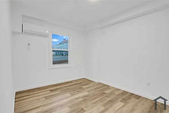 343 Sheffield Ave #B — Photo 4