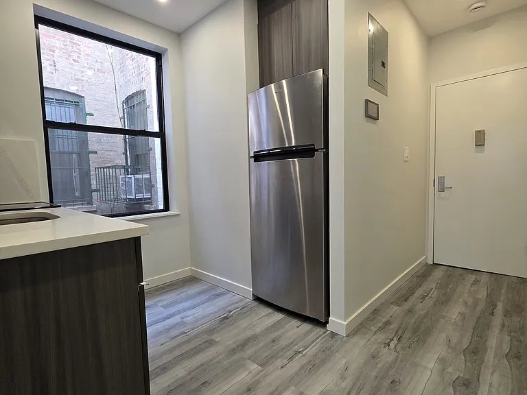 411 Grand St #2R — Photo 2