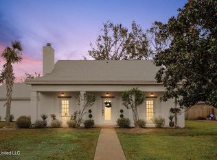 1957 Bayside Dr, Biloxi, MS 39532