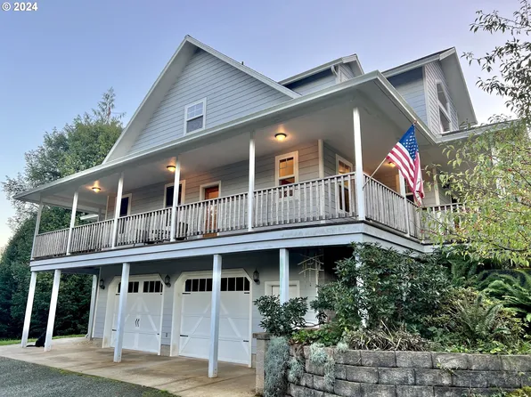 94104 Pleasant Valley Ln, Myrtle Point, OR 97458