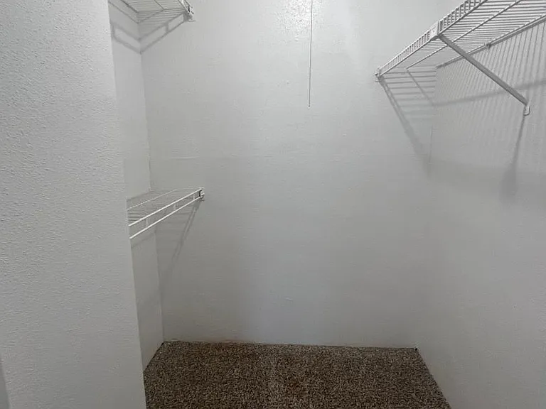 Emerald Cove Apartments — Photo 134