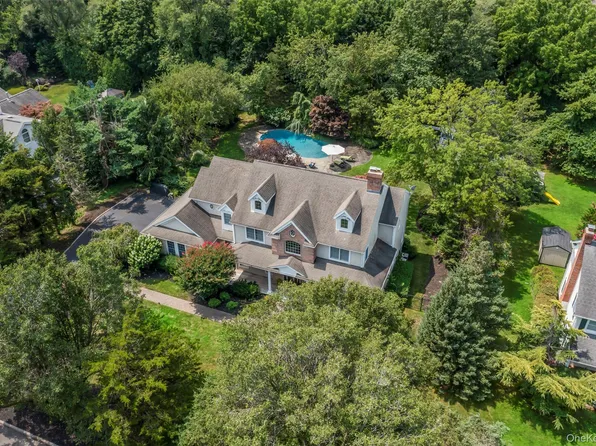 4 Daniel Way, Setauket, NY 11733