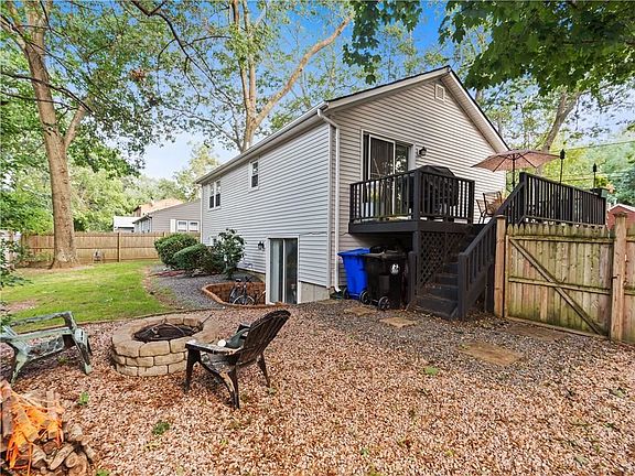 3rd image of 51 Cove Ave
