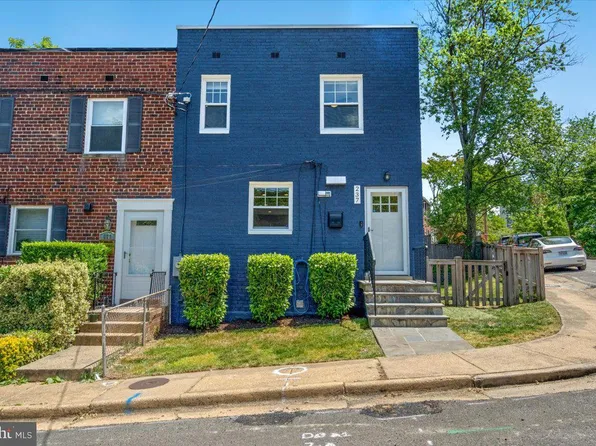 237 Burgess Ave, Alexandria, VA 22305