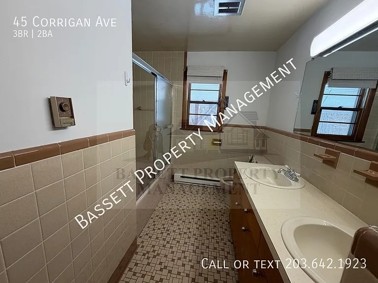 45 Corrigan Ave — Photo 15