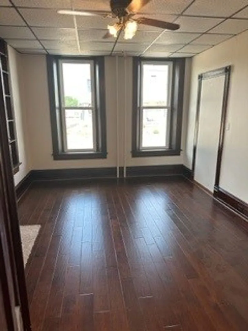 402 North Railroad Street — Photo 4