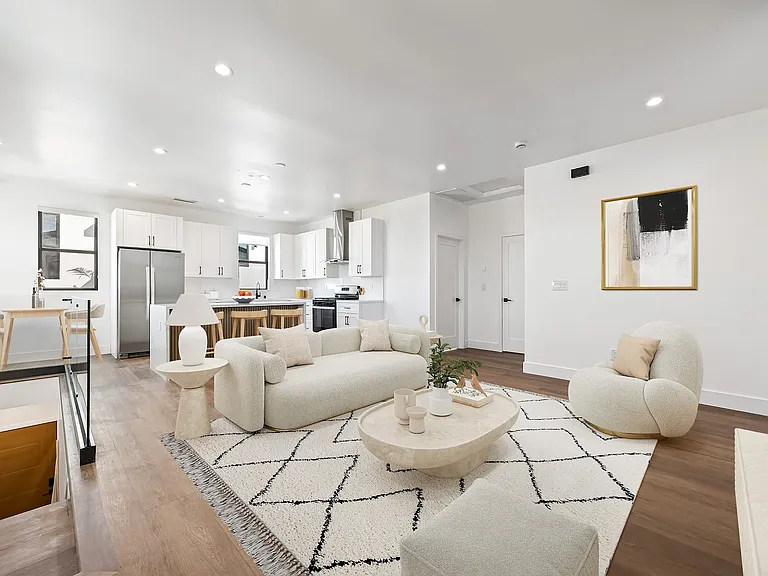 212 W 64th St #D — Photo 14