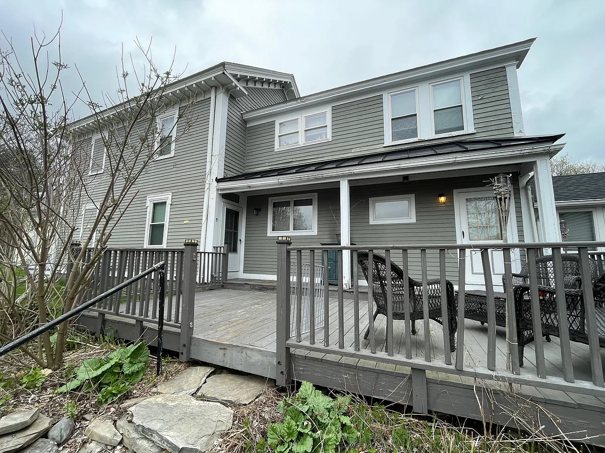 Photo 2 of 13 - 21 Court St #B - Groton, MA Building Photo - 21 Court St #B