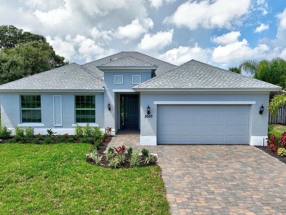 2466 SE Robin Cir