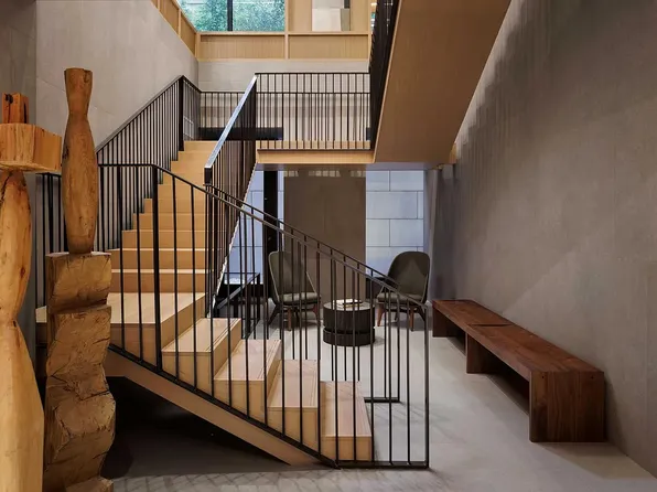 135 East 47th Street image 6 of 11