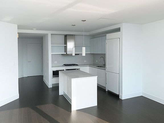 3rd image of 77 Hudson St APT 4907