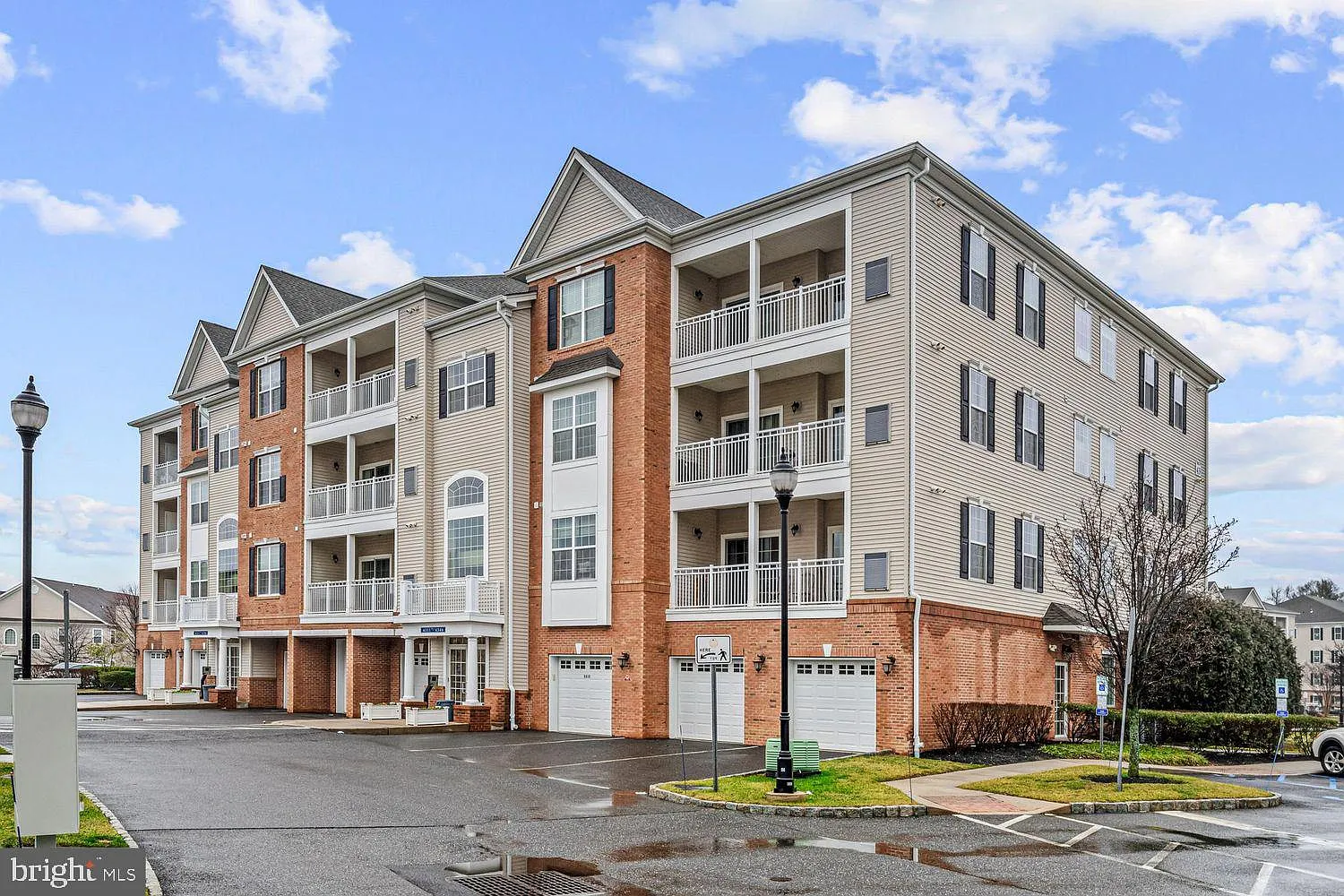 2 bed, 1215 sqft, $2,980 — Photo 1