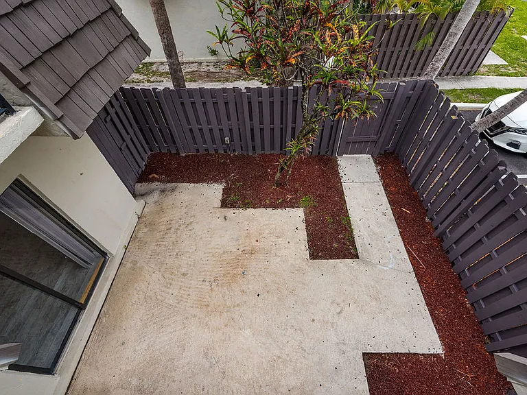 1755 N Congress Ave — Photo 30