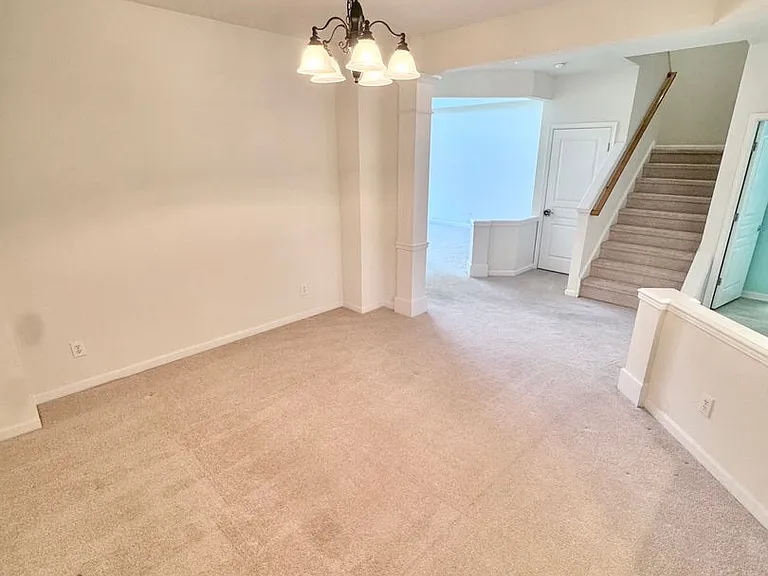 8704 Mayfair Ct — Photo 4
