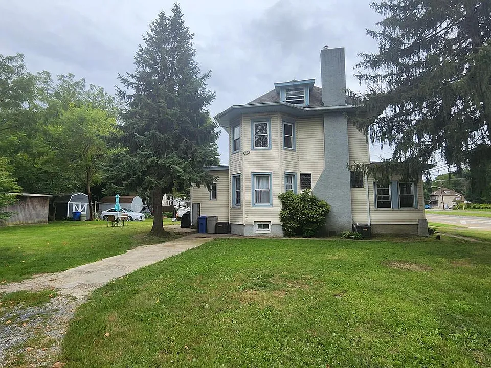 605 Crown Point Rd