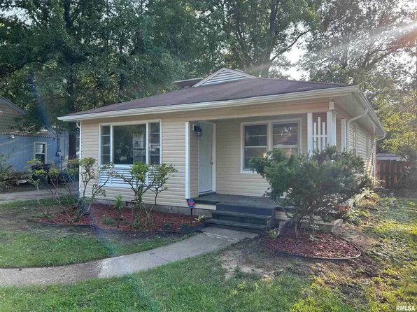 900 S Johnson Ave, Carbondale, IL 62901