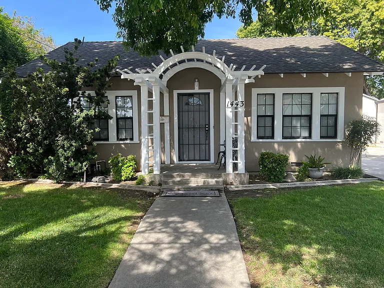 1443 Parker Ave — Photo 5