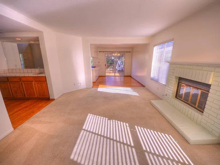 201 Yarborough Ln — Photo 17