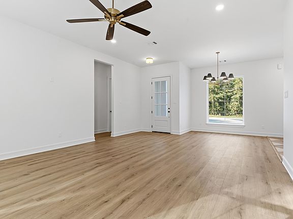 4th image of 271 N Mayhaw