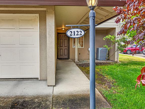 3rd image of 2122 Creek Dr