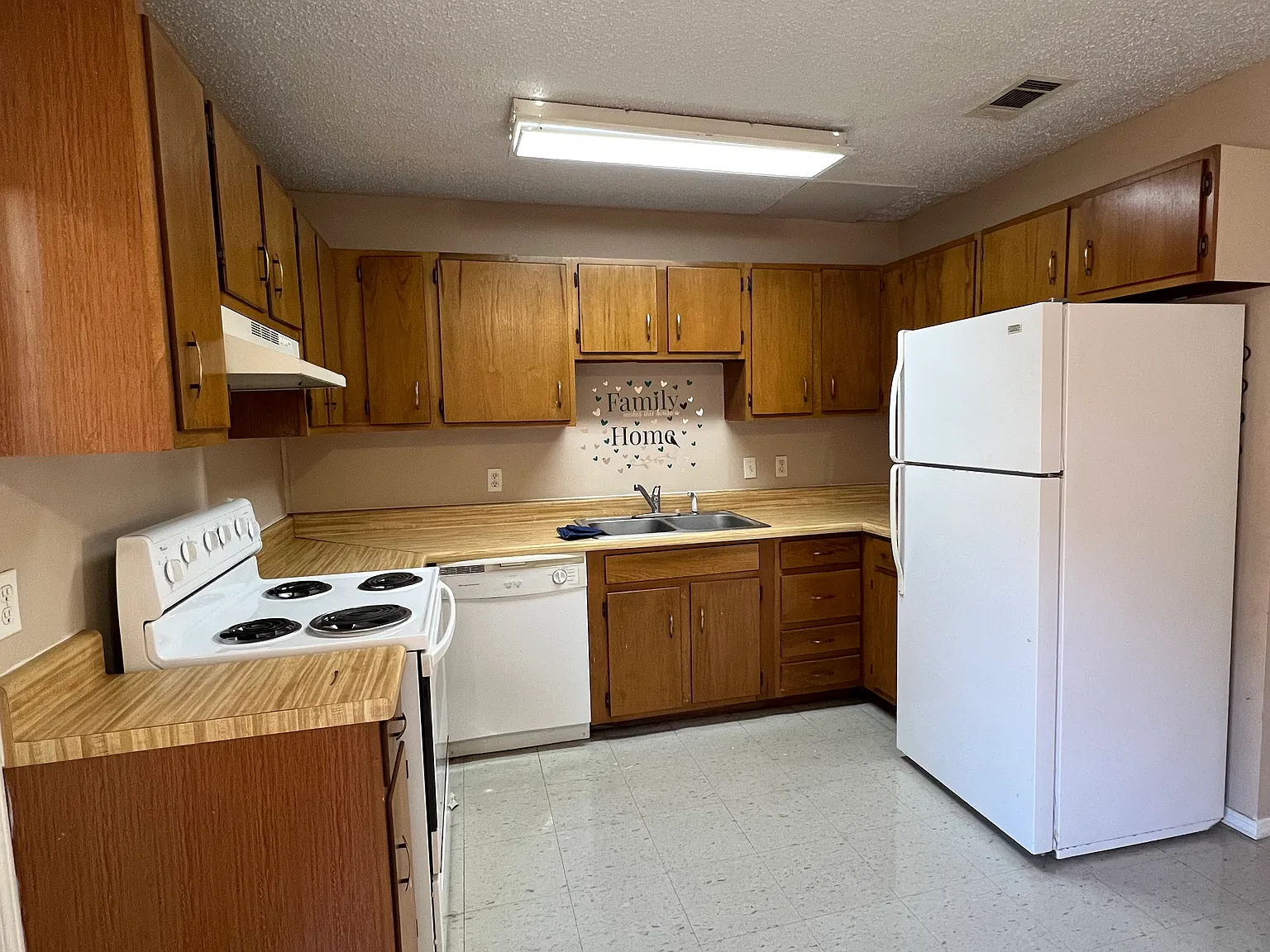 2 bed, 1.5 bath, $750 — Photo 3